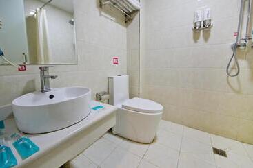 Pai Hotel Xian Zhonglou Huimin Street Subway Station