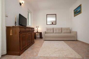 پانسیون Guest House Medin