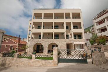 پانسیون Guest House Medin