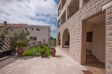 پانسیون Guest House Medin