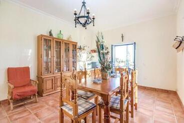 6 Bedroom Beautiful Home In Huelva - Huelva