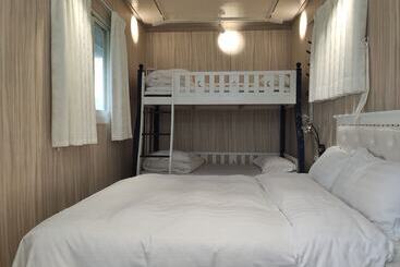تختخواب و صبحانه Star Deco Resort