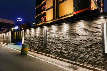 هتل Cheonan Wa