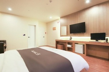 هتل Naju Grand