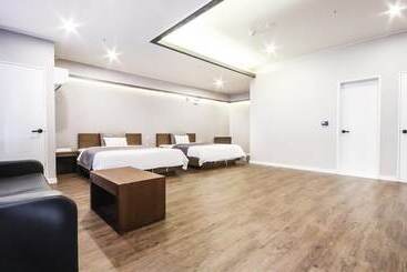 هتل Naju Grand