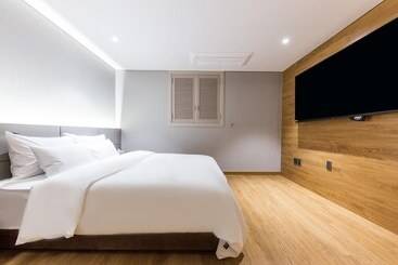 مُتل Cheonan F2