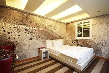 مُتل Daegu Dongseong Ro Honeymoon