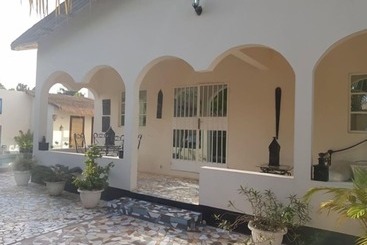 پانسیون Mandinka Lodge