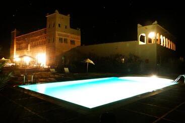 مسافرخانه Auberge Famille Benmoro