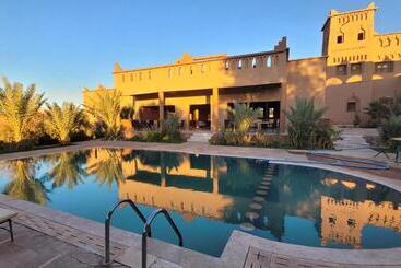 مسافرخانه Auberge Famille Benmoro
