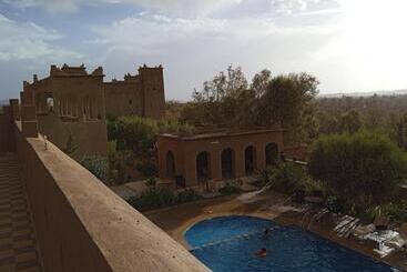 مسافرخانه Auberge Famille Benmoro