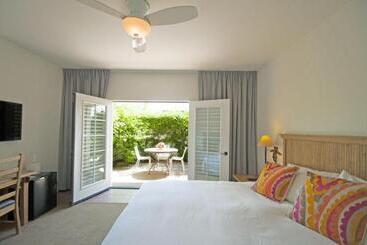 Отель Alcazar Palm Springs