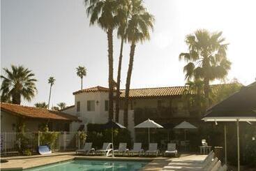 Отель Alcazar Palm Springs