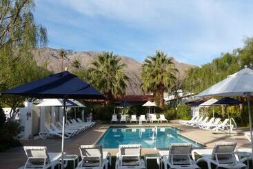 Отель Alcazar Palm Springs