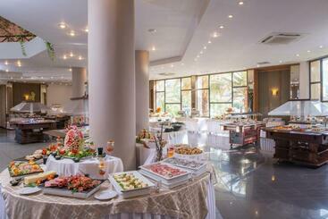 هتل Athina Palace Resort & Spa