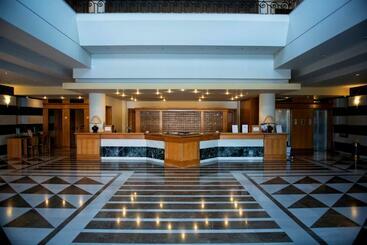 هتل Athina Palace Resort & Spa