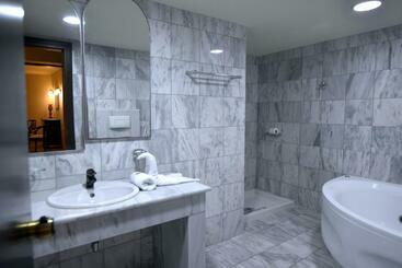 هتل Athina Palace Resort & Spa