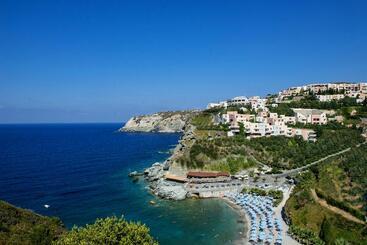 هتل Athina Palace Resort & Spa