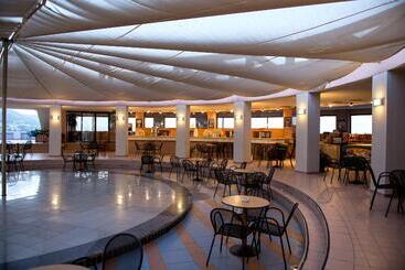 هتل Athina Palace Resort & Spa