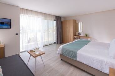 هتل Athina Palace Resort & Spa