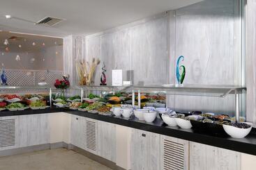 هتل Bodrum Holiday Resort & Spa