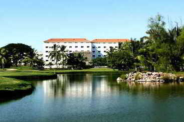 هتل Comfort Inn Puerto Vallarta Golfside & Marina