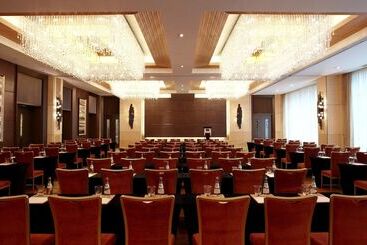 هتل Courtyard By Marriott Shanghai Central