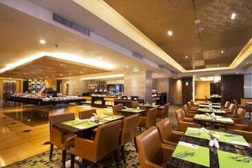 هتل Courtyard By Marriott Shanghai Central