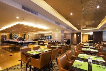 هتل Courtyard By Marriott Shanghai Central