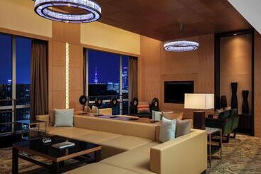 هتل Courtyard By Marriott Shanghai Central