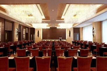 هتل Courtyard By Marriott Shanghai Central