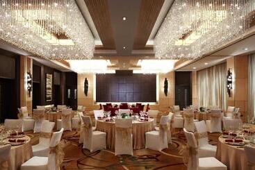 هتل Courtyard By Marriott Shanghai Central