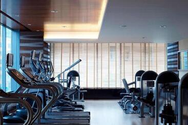 هتل Courtyard By Marriott Shanghai Central