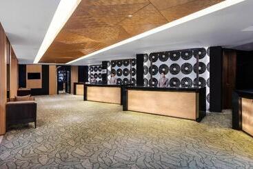 هتل Courtyard By Marriott Shanghai Central
