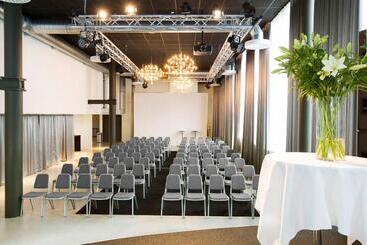 هتل Courtyard By Marriott Stockholm Kungsholmen