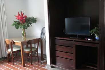 هتل Del Oeste B&b