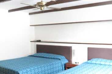 هتل Del Oeste B&b