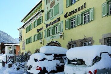 Dolomiti Schloss - Canazei