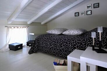 هتل Eliathos Residence Houses