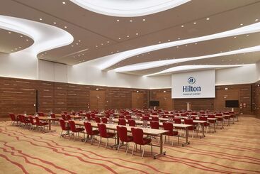 هتل Hilton Frankfurt Airport