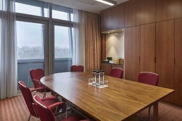 هتل Hilton Garden Inn Frankfurt Airport