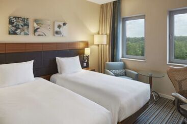 هتل Hilton Garden Inn Frankfurt Airport