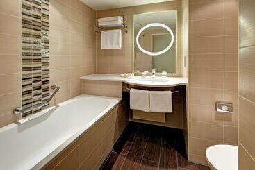 هتل Hilton Garden Inn Frankfurt Airport
