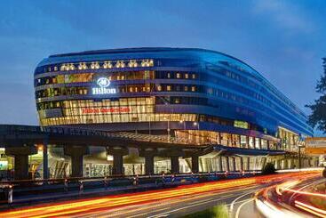 هتل Hilton Garden Inn Frankfurt Airport