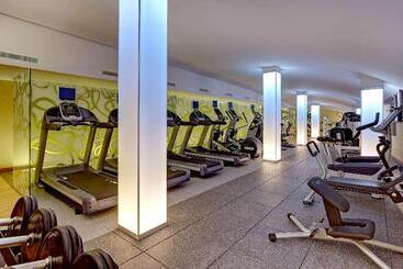 هتل Hilton Garden Inn Frankfurt Airport