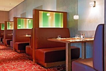هتل Hilton Garden Inn Frankfurt Airport