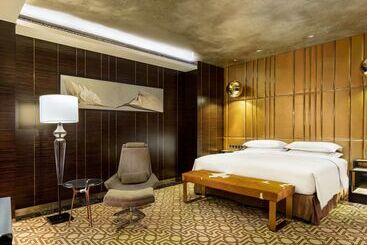هتل Hilton Shenzhen Futian