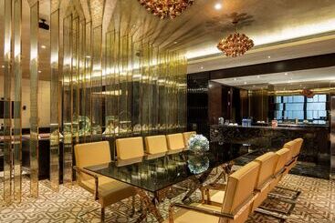 هتل Hilton Shenzhen Futian
