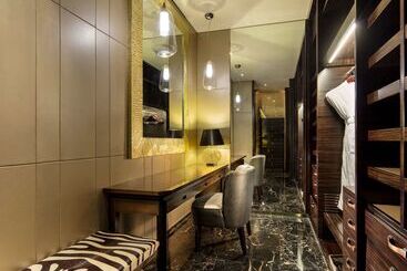 هتل Hilton Shenzhen Futian