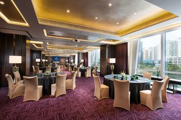 هتل Hilton Shenzhen Futian